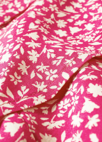Розовое кэжуал платье на запах, клеш C&A с цветочным принтом