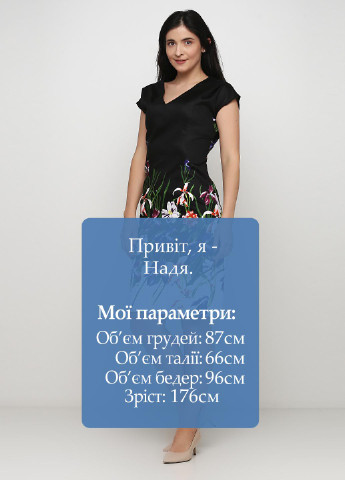 Черное кэжуал платье футляр Алеся с цветочным принтом