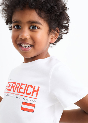 Белая летняя футболка C&A