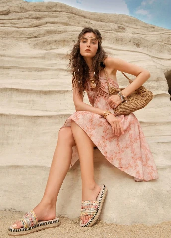Цветные шлепанцы SHEIN плетение