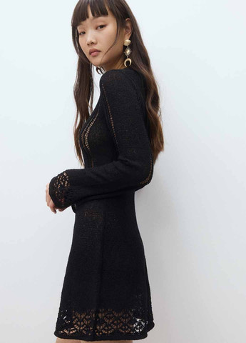 Черное кэжуал платье а-силуэт H&M однотонное
