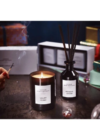 Ароматическая свеча из натурального воска Velvet peony 300 г (UALWVPC300) Urban Apothecary (227516082)