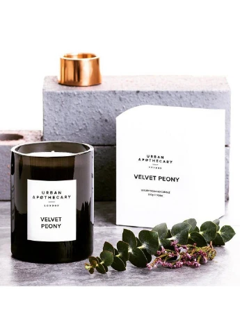 Ароматическая свеча из натурального воска Velvet peony 300 г (UALWVPC300) Urban Apothecary (227516082)