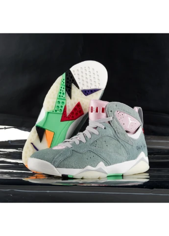Серые демисезонные кроссовки air 7 retro se Jordan
