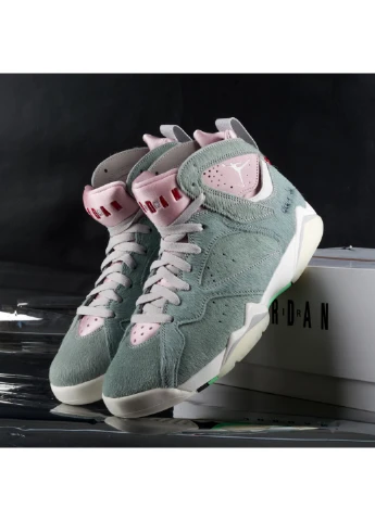 Серые демисезонные кроссовки air 7 retro se Jordan