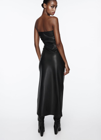 Чорна кежуал сукня з відкритими плечима Zara однотонна