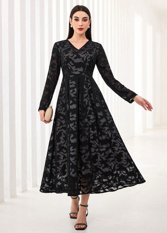 Черное вечернее платье а-силуэт SHEIN с абстрактным узором