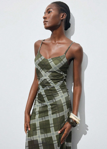 Оливковое (хаки) кэжуал платье с открытыми плечами SHEIN в клетку