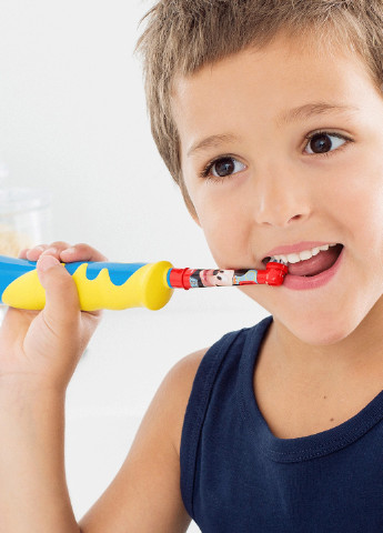Электрическая зубная щетка для детей Oral-B (16566493)