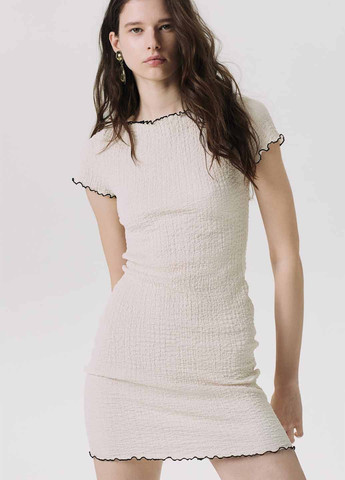 Кремовое кэжуал платье силуэтная H&M однотонное