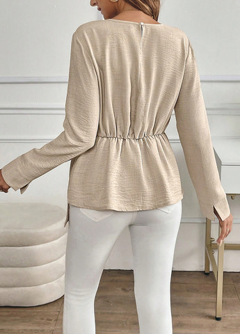 Світло-бежева блуза на запах, з баскою SHEIN