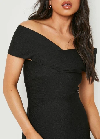 Черное платье Boohoo