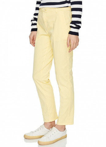 Бледно-желтые кэжуал демисезонные прямые брюки United Colors of Benetton