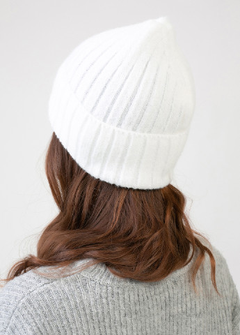 Зимняя теплая ангоровая женская шапка с отворотом без подкладки 551134 DeMari Лайк АНГОРА бини однотонная белая кэжуал ангора