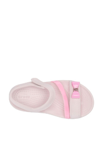 Светло-розовые пляжные сандалии Crocs на липучке