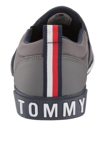 Серые слипоны Tommy Hilfiger с белой подошвой, с логотипом