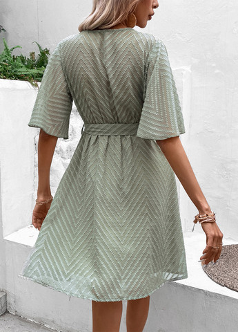 Оливкова кежуал сукня на запах Loness однотонна