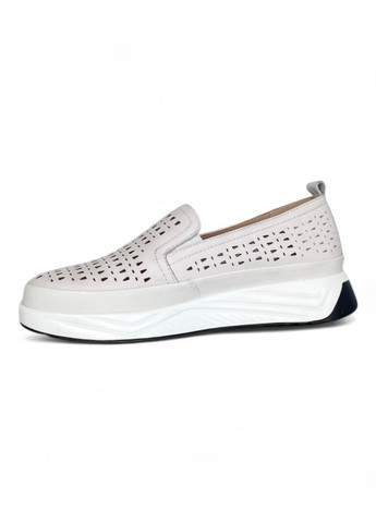 Белые слипоны Meego с перфорацией однотонные