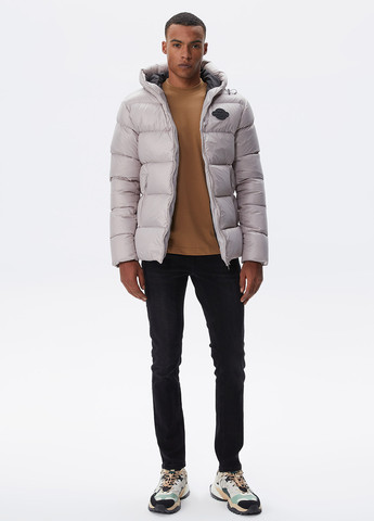 Светло-серая демисезонная куртка Lacoste