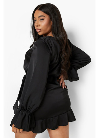 Чорна кежуал сукня на запах Boohoo однотонна
