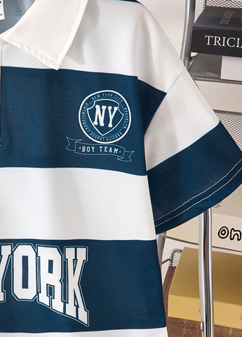 Темно-синяя детская футболка-поло для мальчика SHEIN с надписью