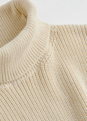 Світло-бежевий зимовий светр H&M