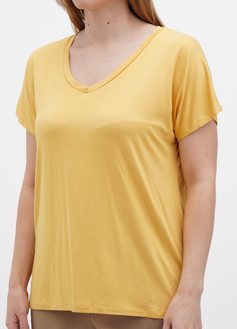 Желтая летняя футболка Soyaconcept