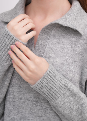 Світло-сірий демісезонний светр EQUILIBRI