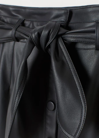 Черная однотонная юбка из искусственной кожи H&M