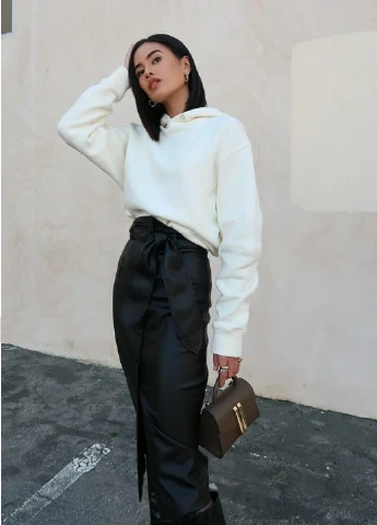 Черная однотонная юбка из искусственной кожи H&M