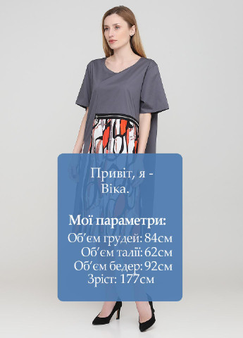 Сіра кежуал сукня оверсайз 159 С з абстрактним візерунком