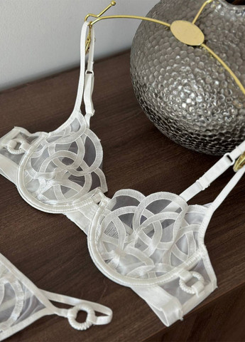 Белый демисезонный комплект (бюстгальтер, трусики) NOVA VEGA