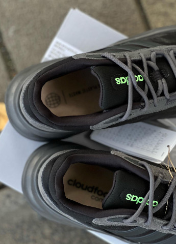 Темно-серые демисезонные кроссовки adidas