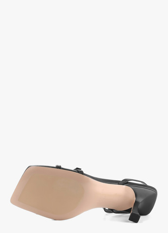 Черные босоножки Le'BERDES с ремешком