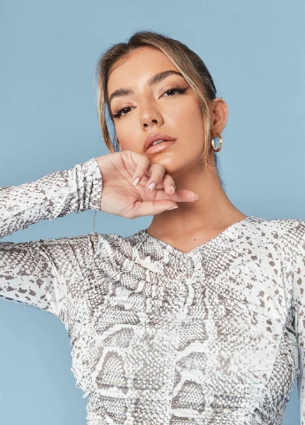 Серое кэжуал платье Missguided змеиный