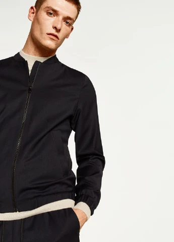 Черная демисезонная куртка Zara
