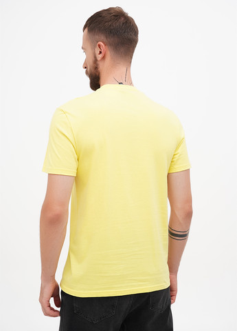 Світло-жовта футболка District