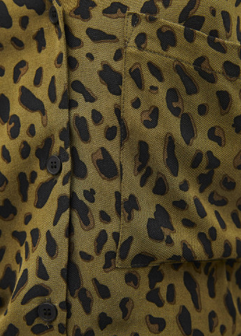 Оливковая (хаки) демисезонная рубашка Bershka