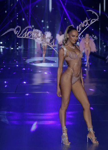 Розовый бюстгальтер Victoria's Secret с косточками полиамид