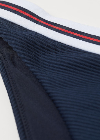Темно-синие купальные трусики-плавки колор блок H&M