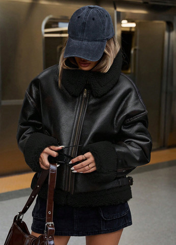 Чорна демісезонна куртка байкерська SHEIN