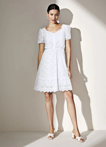 Белое кэжуал платье клеш Esmara с геометрическим узором