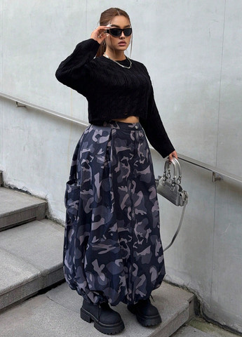 Серая кэжуал камуфляжная юбка SHEIN баллон, карго