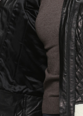 Черная демисезонная куртка кожаная Ochnik
