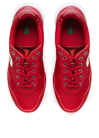 Червоні осінні кросівки United Colors of Benetton