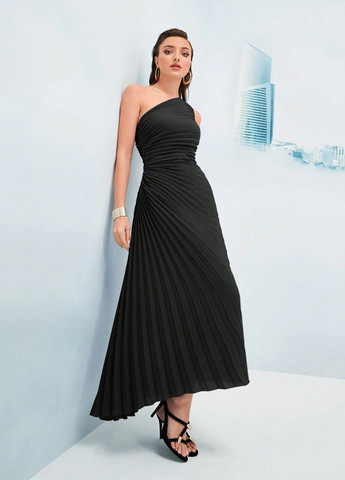 Чорна вечірня сукня на одне плече, плісована SHEIN однотонна