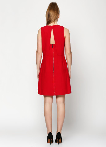 Красное кэжуал платье с коротким рукавом Axel однотонное