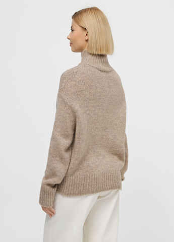 Темно-бежевый зимний свитер Sewel