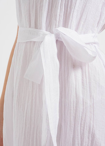 Белое кэжуал платье плиссированное Armani Exchange однотонное