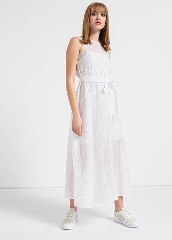 Белое кэжуал платье плиссированное Armani Exchange однотонное